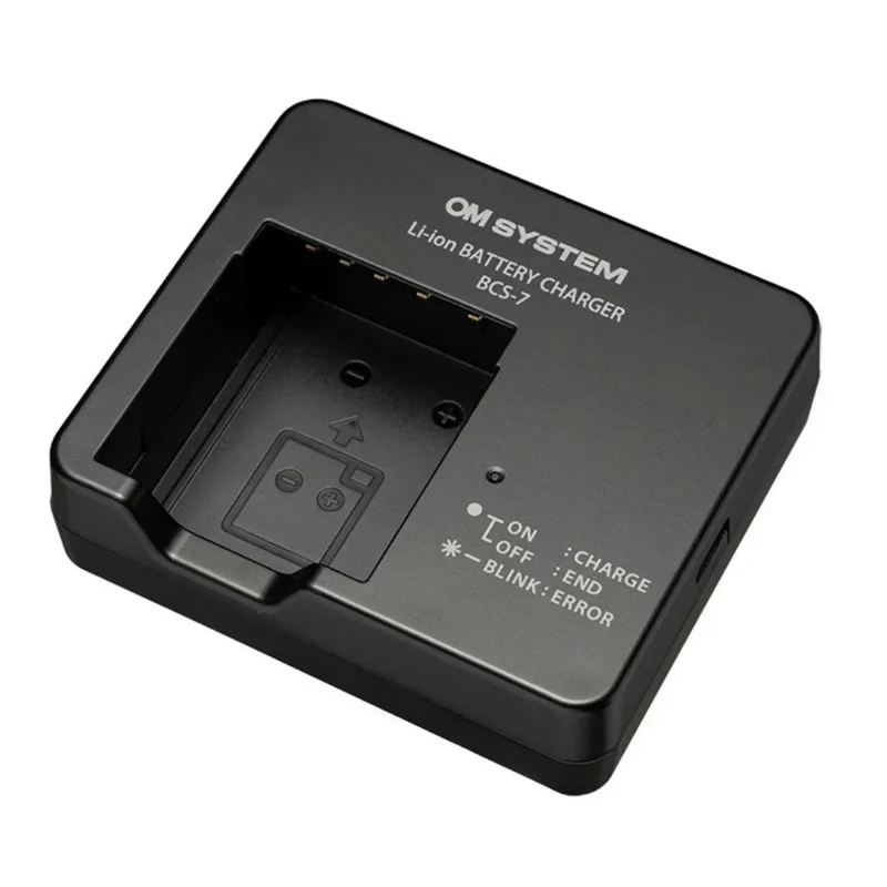 OM SYSTEM BCS-7 acculader