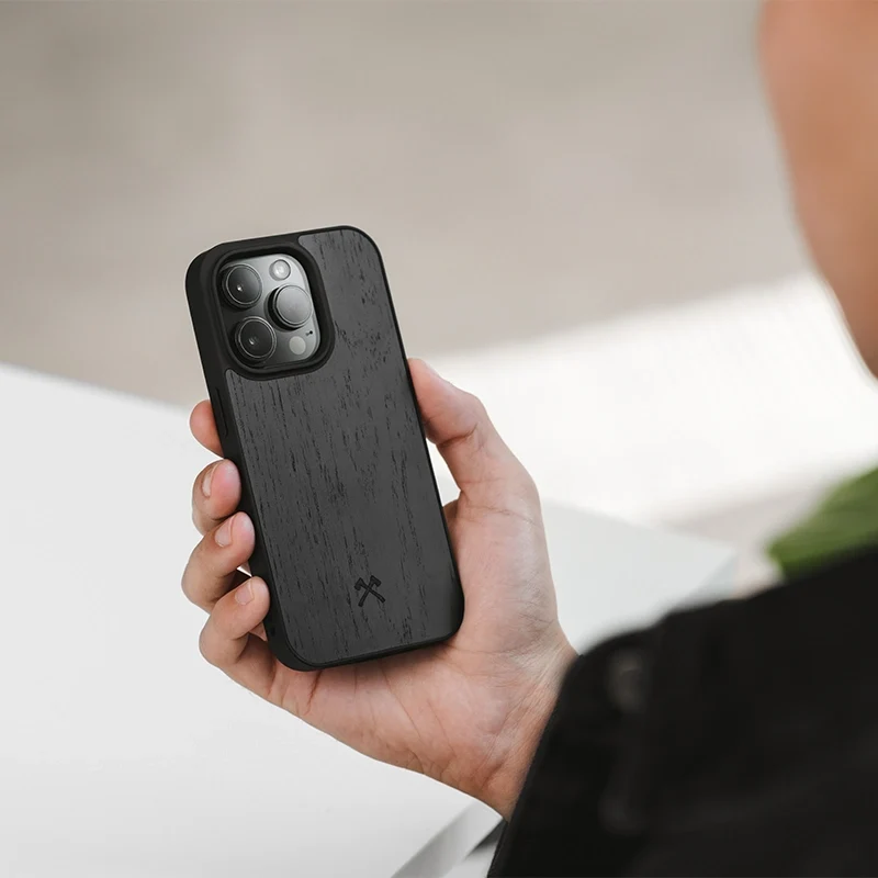 Étui pour iPhone 15 Pro Black Series