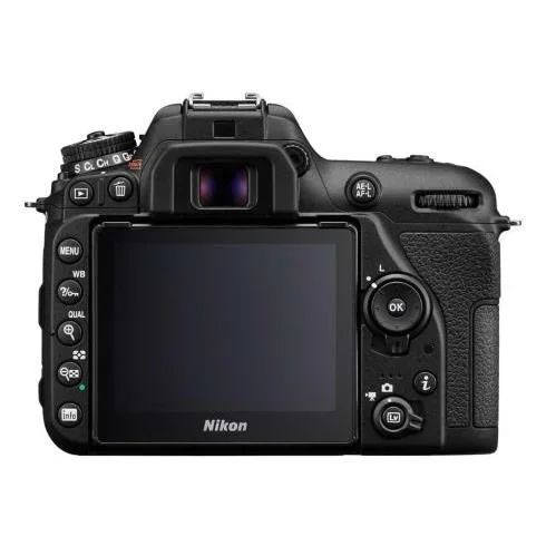 Nikon D7500 + AF-S DX NIKKOR 18-300 II VR