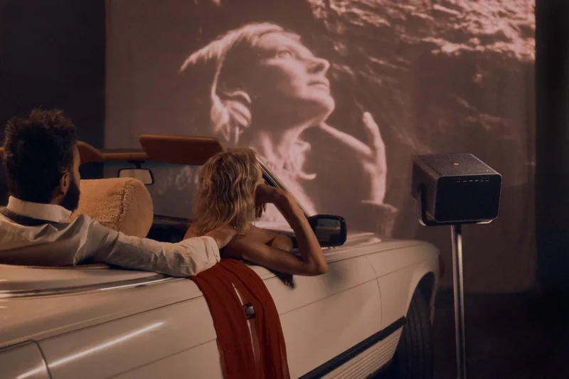 Leica Cine Play 1 Floorstand