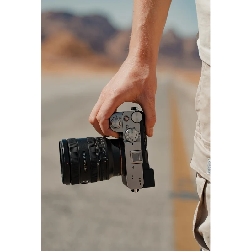 Sony FE 24-50mm f/2.8 G