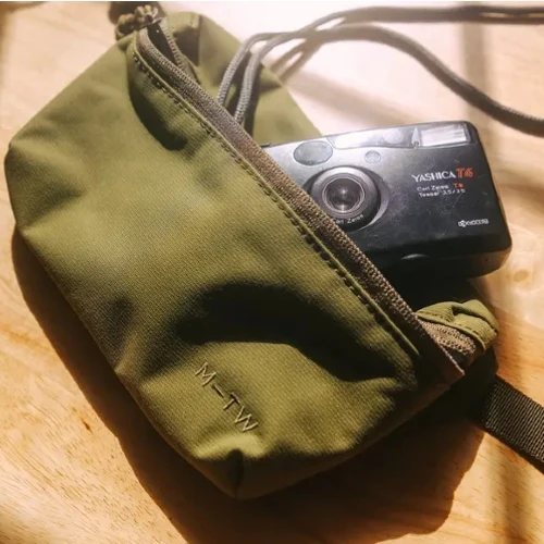 Moment Mini Fanny Sling 1L, noir Ripstop