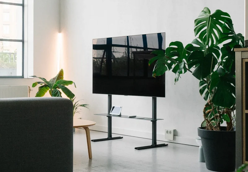 Pedestal Plate Shelf Noir