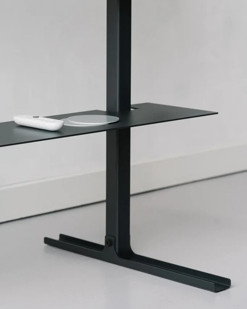 Pedestal Plate Shelf Noir