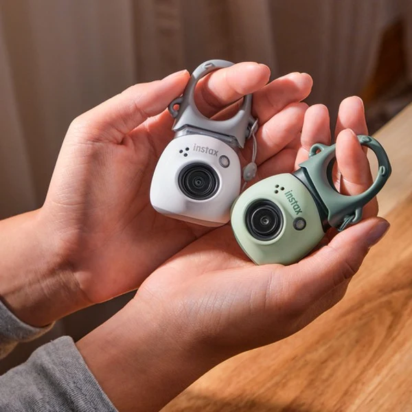 Fujifilm INSTAX PAL Appareil photo numérique, rose poudré