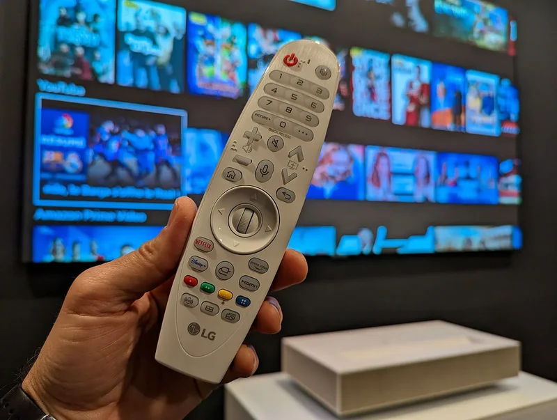 LG Electronics HU915QE