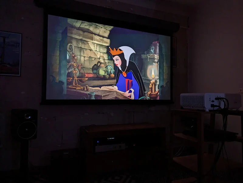 BenQ TH690ST