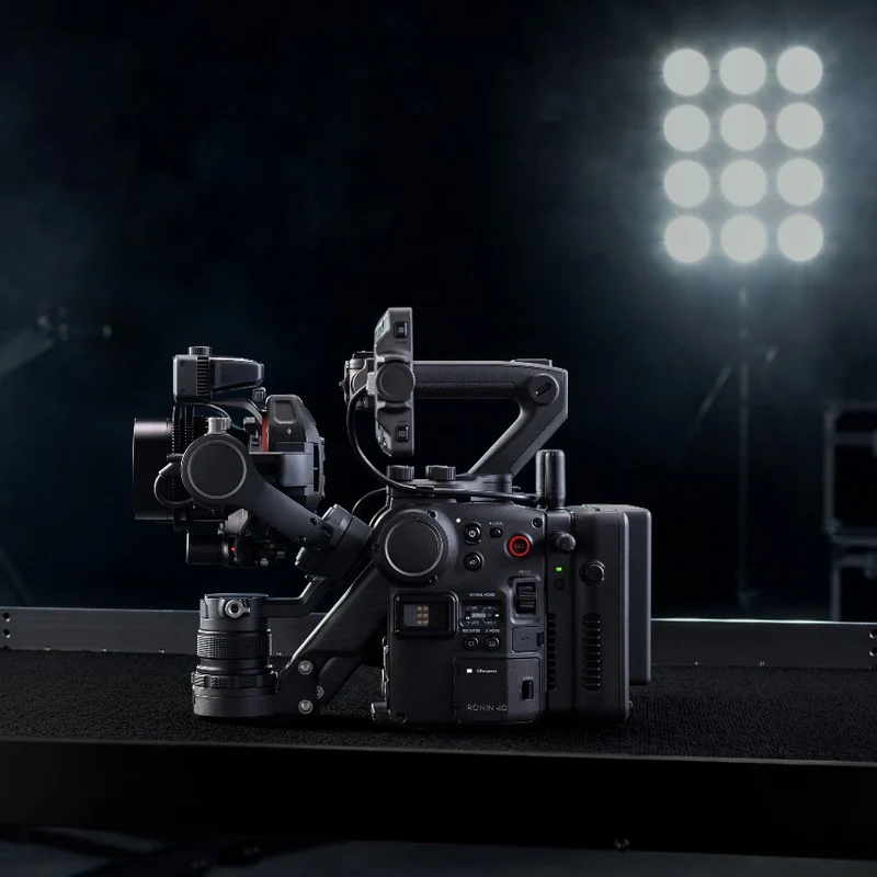 DJI Ronin 4D 4-Axis Cinema Appareil photo 6K Combo Kit