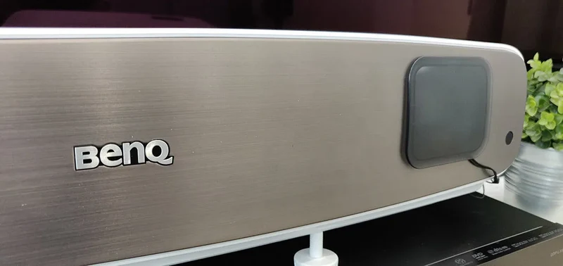 BenQ W2700