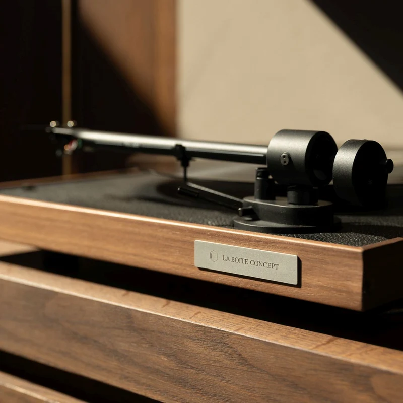La Boite concept Square CC Vinyl Turntable