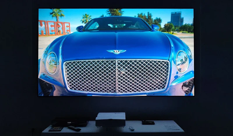 Lumene Movie Palace UHD 4K Extra Bright 240C