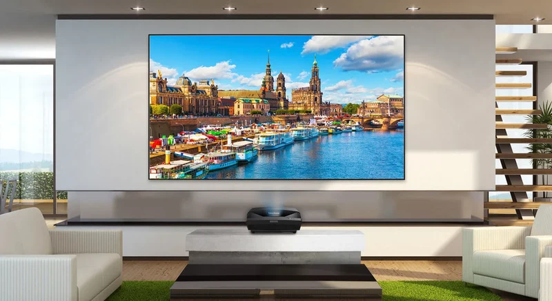 Lumene Movie Palace UHD 4K Extra Bright 270C