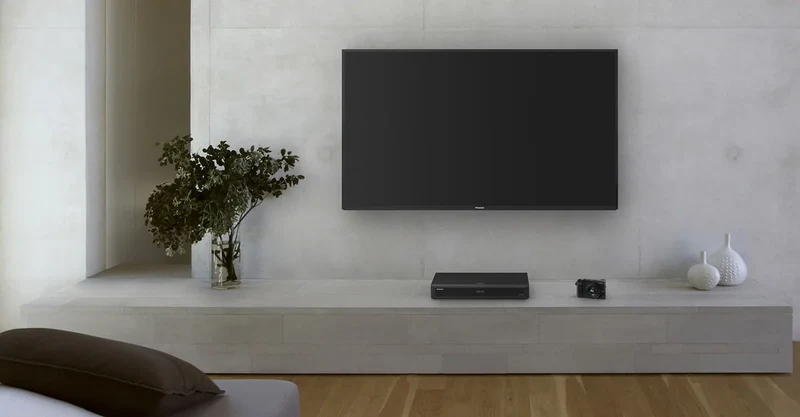 Panasonic DMP-UB700
