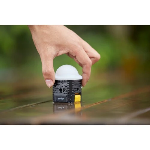 Godox WL4B - Lampe LED étanche avec batterie intégrée