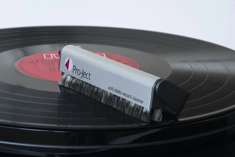 Pro-ject Brush It