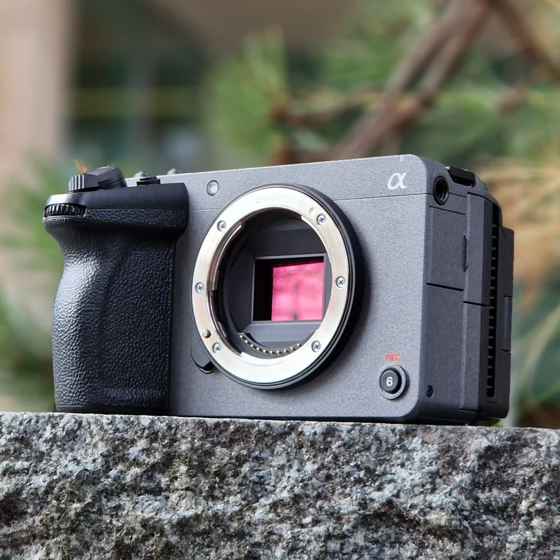 Sony FX30 + 24-105mm f/4.0