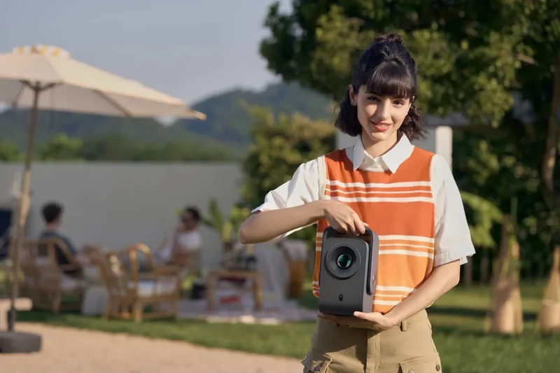 TCL Smart Projector C1