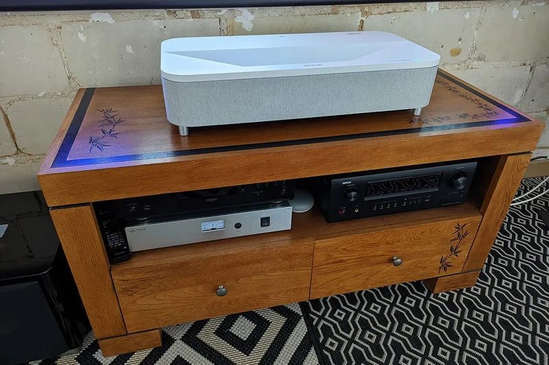 Epson EH-LS800W