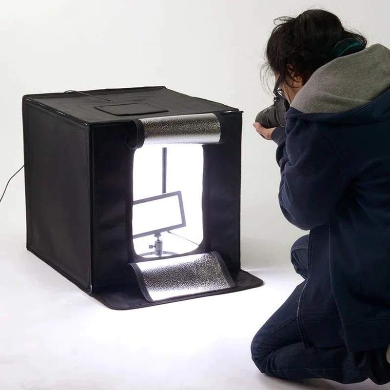 Fotodiox Pro LED Studio-in-a-Box pour la photographie de Table - Comprend une tente lumineuse, un éclairage LED intégré, un sac de transport et quatre arrière-plans
