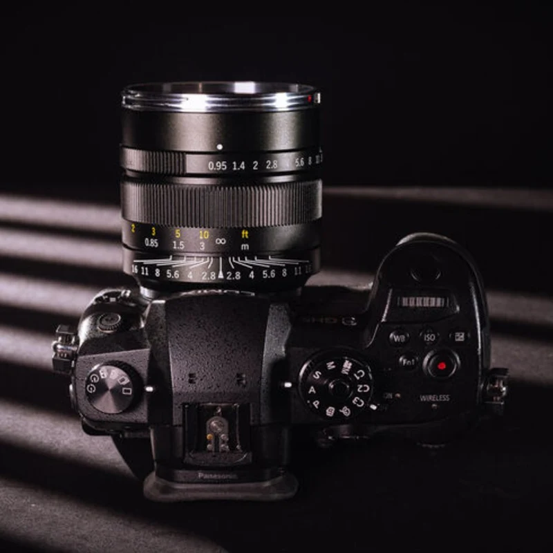 Zhongyi Mitakon 17mm f/0.95 Noir MFT