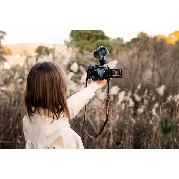 Canon EOS R7 + adaptateur EF - RF