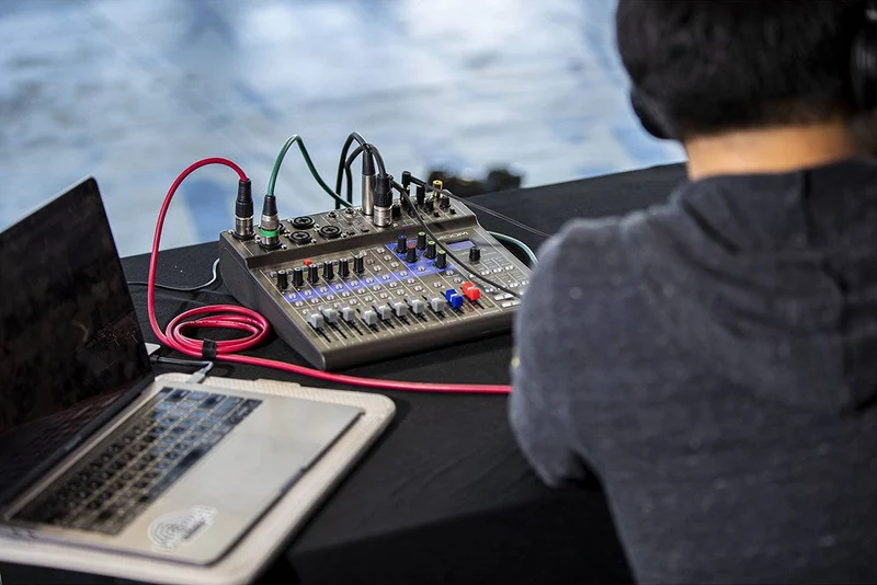Zoom LiveTrak L-8 Digital Mixer pour Podcast