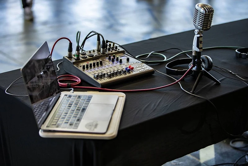 Zoom LiveTrak L-8 Digital Mixer pour Podcast
