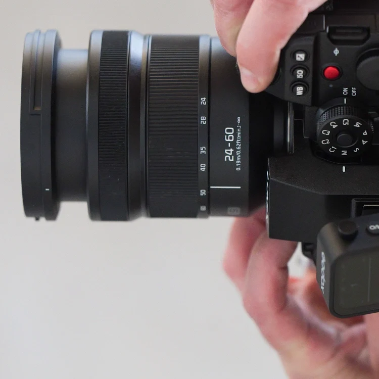 Panasonic Lumix DC-S1 Mark II E Appareil photo système + S 24-60mm f/2.8 monture L