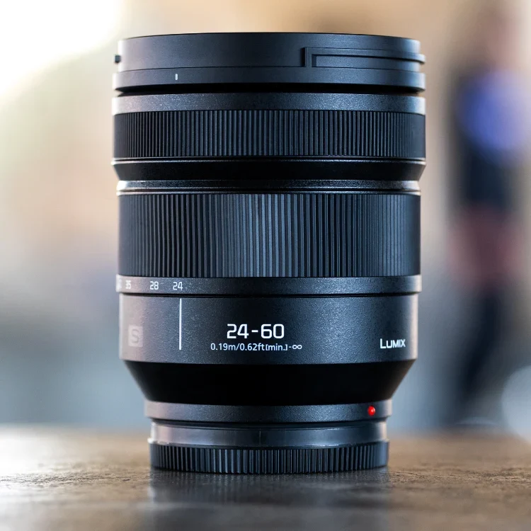 Panasonic Lumix DC-S1R II Appareil photo système + S 24-60mm f/2.8 monture L