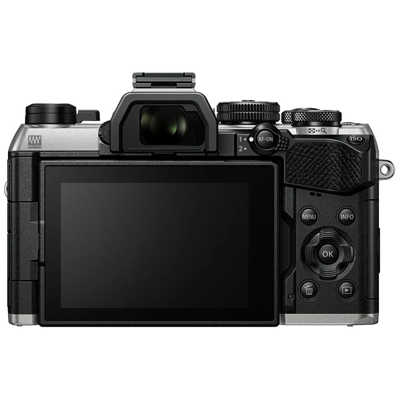 OM SYSTEM OM-5 II Argent + 45mm f/1.8